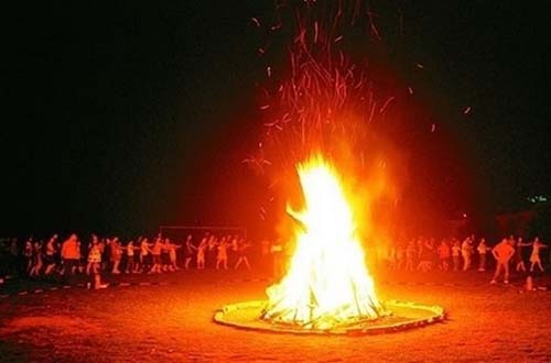 篝火晚会